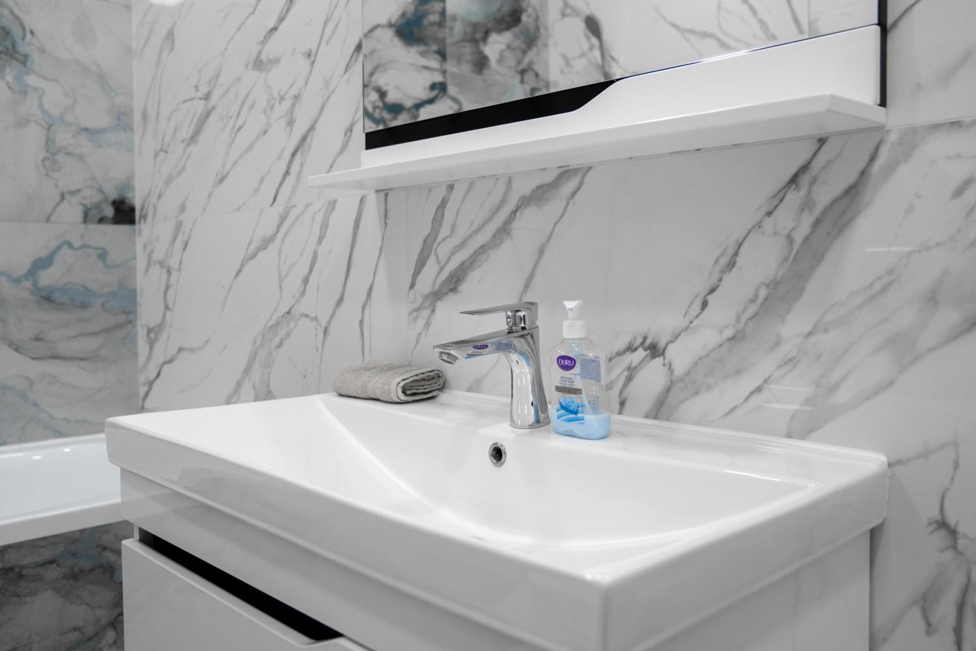 Luxury New Avram Iancu Apartments 키시나우 외부 사진